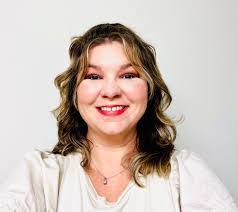 Echo Palmer's Instagram, Twitter & Facebook