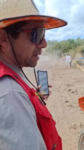 La emoción del relator se pasa 3 pueblos en relación a los pilotos, jajaja.  Emikar Enduro en Romeral #humor #smotos #enduro #revistasmotos #moto