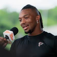 broncos country. rich history. compete street. young team. rookie QB.  determined coach. It almost feels like they want to be left a secret but  I'm not keeping it. #broncos 📈 🗣️