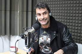 Rafa taibo, presentador de 'ellos están aquí' (canal rcn), finalmente les volvió agradecer a todas le personas que han estado pendientes de su recuperación. Rafa Taibo Revelo Que Habra Cuarta Temporada De Ellos Estan Aqui