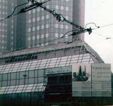>die deutsche bank ag ist ein deutsches unternehmen mit hauptsitz in frankfurt am main, hessen. Deutsche Bank Hochhaus Skyline Atlas