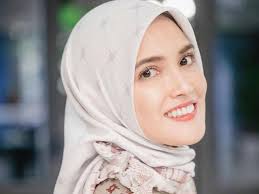 Welcome to facebook page official shandy aulia. Kecantikan Terpancar Dari Shandy Aulia Saat Berhijab Ayah Masya Allah Ramadan Liputan6 Com