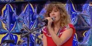 N'oubliez pas les paroles : pensant que personne ne l'entend, Magali Ripoll fait une remarque douteuse sur le physique de son musicien - Femmeactuelle.fr