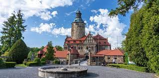 Property location when you stay at zamek czocha in lesna, you'll be convenient to lesna palace ruins. Zamek Czocha Zwiedzanie Dojazd I Cennik Biletow Hasajace Zajace