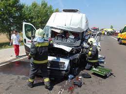 A rendelkezésre álló adatok alapján egy kamion és egy kisbusz ütközött össze. Halalos Kozuti Baleset Szolnok Es Abony Kozott Del Pest Megyei Panorama