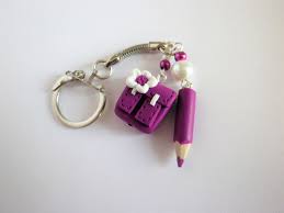 Porte Cles Maitresse Cartable Violet Rose Blanche Fimo Cadeau Atsem Porte Cles Par Fimo Relie Boucles D Oreilles Originales Bijoux Fimo Porte Cle