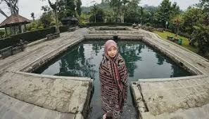 Tempat wisata ini tak hanya menyediakan wisata air umbul namun juga beragam fasilitas yang dapat dinikmati oleh seluruh keluarga. Tfqldh46ccbqem