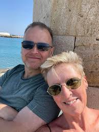 Good day lovely people. The chateau diaries will be premiering in about 5  hours (8:15pm British time).💝👨‍🎨💝