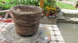 Trittsteine aus beton sorgen als kleiner pfad zwischen stauden oder im kräutergarten fix für aufsehen. Blumentopf Pflanzkubel Selber Machen Youtube