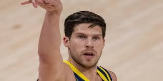 Lionel Simmons's Instagram, Twitter & Facebook