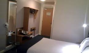 Just stayed in the holiday inn express at crawley before flying out of gatwick airport. Room Entry Picture Of Holiday Inn Express London Gatwick Crawley Tripadvisor