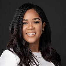 Jennifer Schaal's Instagram, Twitter & Facebook