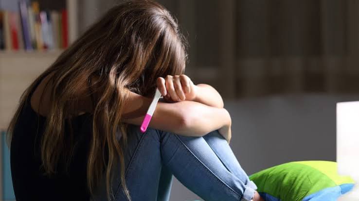 Minor Girl Pregnancy: 16 వారాల గర్భవతిని.. అబార్షన్‌కు అనుమతి ఇవ్వండి:  కోర్టులో 14 ఏళ్ల బాలిక పిటిషన్‌ | Minor Girl Moves Delhi High Court For  Medical Termination Of 16 Week Pregnancy at ...
