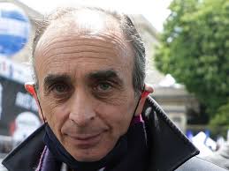 Popularity of far-right topics