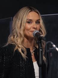 Подкаст МУЗLOFT с Александрой Воробьёвой и песней «Забудь»