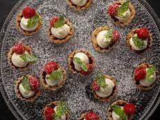 Christmas Cheesecake Cups Recipe Christmas Cheesecake Cheesecake Cups Cheesecake Cups Recipe