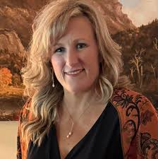 I designed and created this beautiful vintage Vanilla heart cake for my  middle daughter's birthday today. Happy Birthday my sweet Michelle. I love  you! 🍰😊 #simplyclassiccakes #vintagecake #vintagecakes #vintageheartcake  #vintagebirthdaycake ...