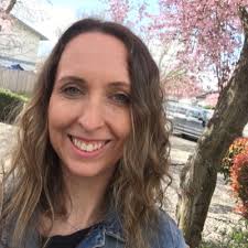 Carlie Harris's Instagram, Twitter & Facebook