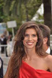 Le 3 janvier 1993, elle donne naissance à une fille, shanna15. Maiwenn Wikipedia
