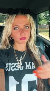 Hey pookie😏 #foryou #viral #lipsync #trendingsound #spedup #spedupsounds  #relateable #girlsrelate #guysrelate #outfits #summer #summeroutfits  #outfitinspo #pinklemonade #leostaytrill #mrreloadit ...