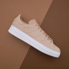 Adias Originals Stan Smith New Bold B37665 En Ny Hogre Sula Pa Den Uppdaterade Modellen Stan Smith New Bold Fin Stan Smith Adidas Originals Sneakers Nike