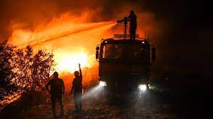 Officials said that the fire erupted on wednesday in tourist hotspot antalya, burning houses and. Lpxcdpljiz S3m