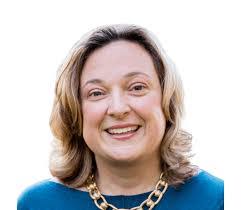 Pam Oakes's Instagram, Twitter & Facebook