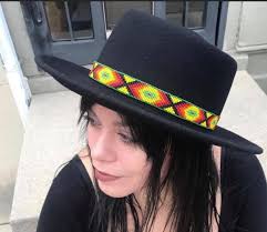 Grey beaded hat set💕 Tribe : siksika nation 👣