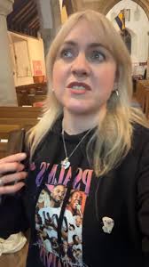 8 mins till the live Worldwide Watch Party of ‘Til The Whole World Knows!!! 