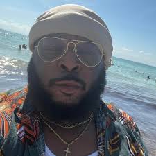 Derreck Robinson, who former DeLaSalle star who played at Iowa and in the  NFL, died at 43. More:  https://bringmethenews.com/minnesota-sports/delasalle-star-derreck-robinson-who-played-at-iowa-and-in-the-nfl-dies-at-43