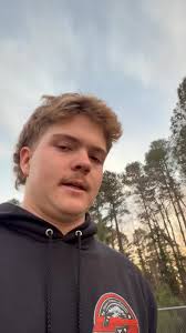 Man if someone could help me out here it’d be so greatly appreciated. First  time i’ve ran into a terrible scum/algae growth