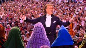 Artistul va susține 7 concerte la bucurești, în zilele de 5,6,7 11,12,13 și 14 iunie, ceea ce reprezintă o premieră pentru. Andre Rieu I Will Follow Him Youtube