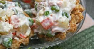 Salade Russe Macedoine De Legumes Au Homard Caviar Oeufs De Lumps Recette Par Streetfood Et Cuisine Du Monde Salade Russe Recette Alimentation
