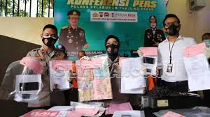 Update Jual Beli Surat Rapid Test Palsu Di Pelabuhan Tanjung Perak Diduga Pegawai Puskesmas Korupsi Halaman 2 Surya
