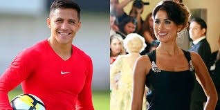 Jugador del @inter y de la selección chilena de fútbol. Ahi Estuve Yo Cuando Alexis Sanchez Le Mando El Mensaje A Fran Undurraga En El Espacio De Farandula Que Te Lo Digo Recordaron Como El Futbolista Contacto A La Modelo Glamorama