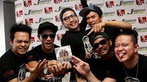 Chord Kunci Gitar Dan Lirik Lagu Cinta Ini Kita Yang Punya Repvblik Biarkanlah Saja Terserah Apa Tribunsolo Com
