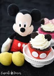 Looking to make your own sequin minnie mouse ears? Mickey And Minnie Cupcakes