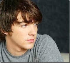 Jared drake bell found a way from nickelodeon fame to mexican stardom. Mom While I Was Watching Drake Josh Which One Is Drake Me The Hot One Is Drake Jared Drake Bell Drake Bell Drake Parker Drake Josh