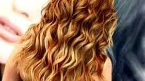 Dai tagli corti ai lunghi, trecce, code di cavallo e chignon che valorizzano i capelli mossi. Onde E Ricci Ai Capelli Ecco Come Fare