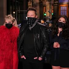 The price of dogecoin tanked during tesla and spacex ceo elon musk's saturday night live appearance, prompting a wave of online ridicule and jokes about his performance. Dogecoin Elon Musk Jokes About Doge On Snl Should You Sell Now Deseret News