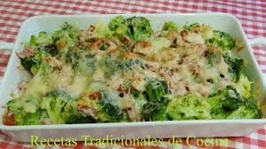 Brocoli,oignon,bouillon de volaille (eau + 3 cubes),bouquet garni,crème,poivre,sel. Recetas De Cocina Con Sabor Tradicional Graten De Brocoli Una Receta Facil Rapida Deliciosa Y Economica