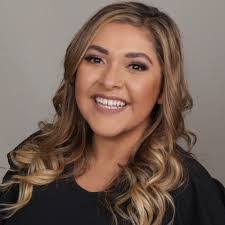 Ashlee Andrade's Instagram, Twitter & Facebook