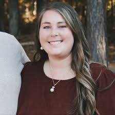 Elissa Carroll's Instagram, Twitter & Facebook