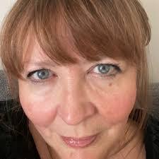 Lesley Goad's Instagram, Twitter & Facebook