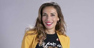 Animadora carola de moras cautiva con playeras postales a sus 38 años. Carola De Moras Y El Por Que De Su Extrana Desparicion En El Cierre De La Teleton Lima Limon Entretencion