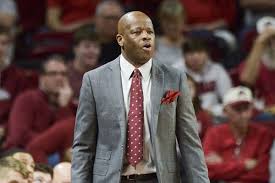 Arkansas men's basketball coach eric musselman came up with a simple solution to his team's rebounding arkansas bb coach bombards players with 100 'rebound' signs, plan works! Arkansas Fires Mike Anderson As Basketball Coach