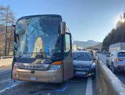 Christian/blp/dpa schönwald mehrere menschen werden schwer verletzt. Ein Toter Bei Busungluck Auf Brennerautobahn Unsertirol24
