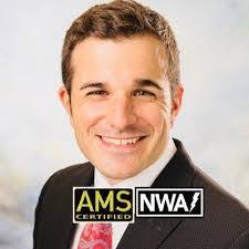 Lee Ringer's Instagram, Twitter & Facebook