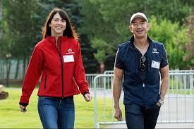 Mackenzie scott, the philanthropist formerly married to jeff bezos, has married again following her 2019 divorce from the amazon.com inc. Mackenzie Scott Marries A Seattle Science Teacher