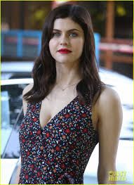 Zac Efron Calls His Baywatch Shirtless Scenes Embarrassing: Photo  3907745 | Alexandra Daddario, Zac Efron Photos | Just Jared: Entertainment  News